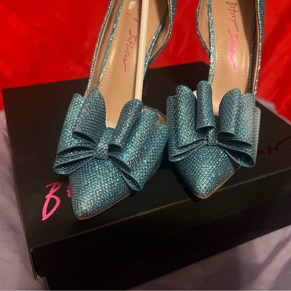 Betsy Johnson Prince blue pumps